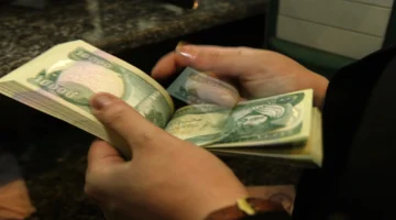 الدينار العراقي يتماسك أمام الدولار مع بداية الأسبوع الاقتصادي